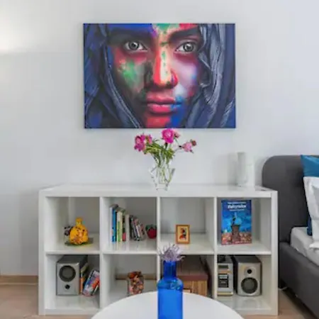 Cosy & Chic Close By Victoria Square Daire Bükreş