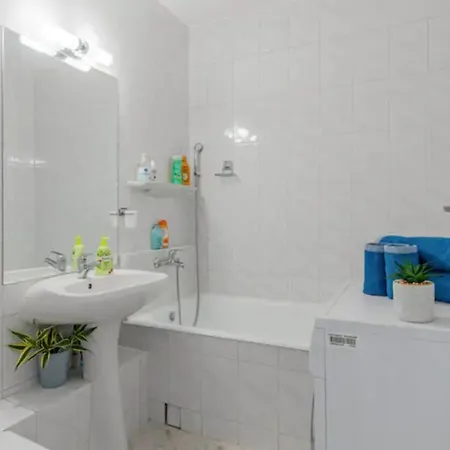 Cosy & Chic Close By Victoria Square بوخارست