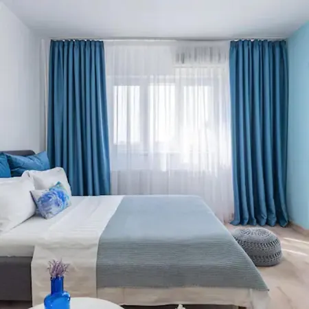 Cosy & Chic Close By Victoria Square *