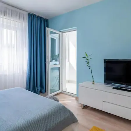 Cosy & Chic Close By Victoria Square Bucharest