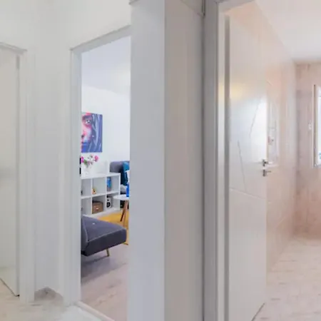 Cosy & Chic Close By Victoria Square * Bucharest
