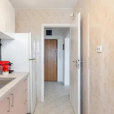 Apartment Cosy & Chic Close By Victoria Square *