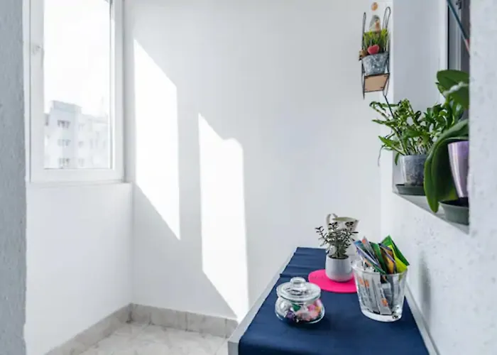 Cosy & Chic Close By Victoria Square * Bucureşti