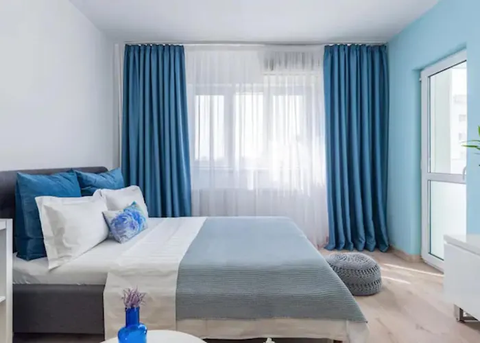 Cosy & Chic Close By Victoria Square *