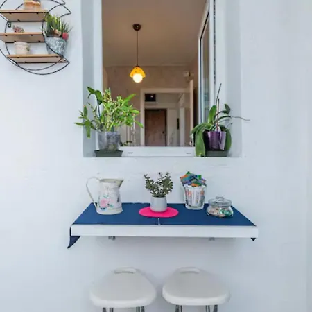 Cosy & Chic Close By Victoria Square *