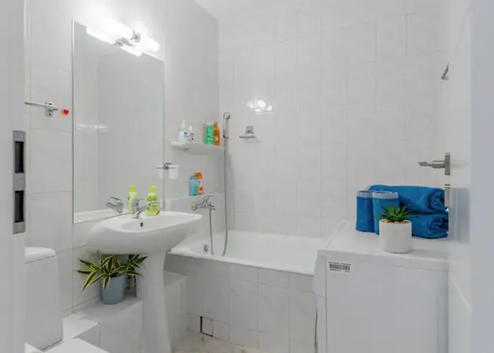 Cosy & Chic Close By Victoria Square Bukarest