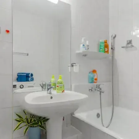 Cosy & Chic Close By Victoria Square Apartmán Bukurešť